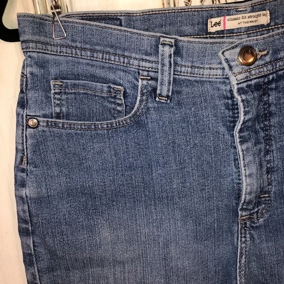 Lee Classic Fit Straight Leg At The Waist Light Medium Wash Jeans Size 10P - Picture 4 of 11